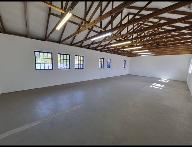 90M² OFFICE TO LET IN PARKMORE